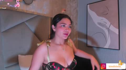 Snapshot of kimdevinne chatting on March 12, 7:02 am KIM online show from March 12, 7:02 am