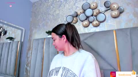 Snapshot of kimdevinne chatting on October 4, 3:26 am KIM online show from October 4, 3:26 am