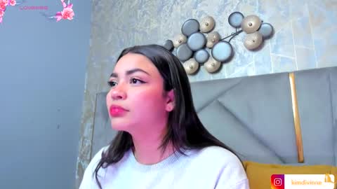 Snapshot of kimdevinne chatting on November 5, 2:44 am KIM online show from November 5, 2:44 am