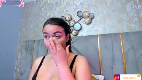 Snapshot of kimdevinne chatting on November 14, 3:16 am KIM online show from November 14, 3:16 am