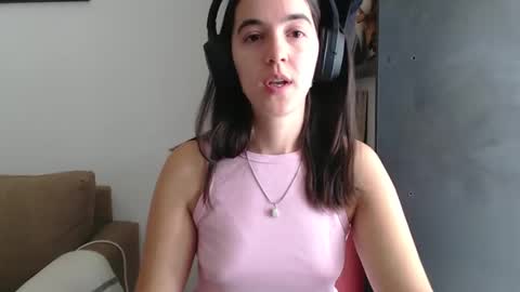 kimi_3_3 online show from February 14, 12:35 pm