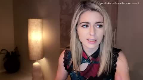 Snapshot of kimilee22 chatting on June 27, 6:46 pm Wolfs Girl online show from June 27, 6:46 pm