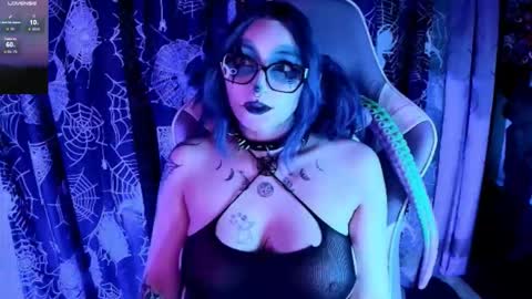 Snapshot of kimlennox_ chatting on November 14, 3:00 pm online show from November 14, 3:00 pm