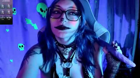 Snapshot of kimlennox_ chatting on November 27, 2:19 pm online show from November 27, 2:19 pm