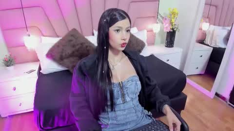 kimluna1 online show from January 11, 4:28 am