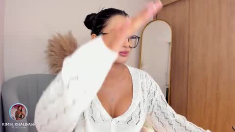 Kim  online show from October 31, 1:39 am