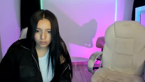 Snapshot of kimmi_foxy chatting on January 5, 11:22 pm kimmi online show from January 5, 11:22 pm