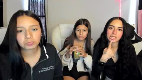 Snapshot of kimmi_foxy chatting on February 14, 9:21 pm kimmi online show from February 14, 9:21 pm