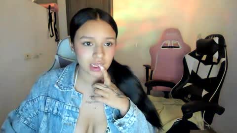 Snapshot of kimmi_foxy chatting on September 24, 11:08 pm kimmi online show from September 24, 11:08 pm