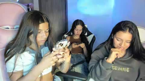 Snapshot of kimmi_foxy chatting on September 30, 11:10 pm kimmi online show from September 30, 11:10 pm