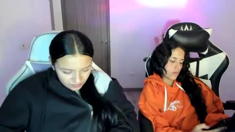 Snapshot of kimmi_foxy chatting on October 2, 11:23 pm kimmi online show from October 2, 11:23 pm