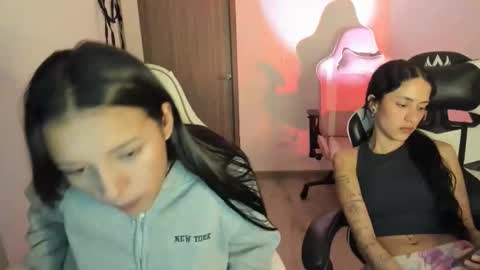 Snapshot of kimmi_foxy chatting on December 17, 11:44 pm kimmi online show from December 17, 11:44 pm