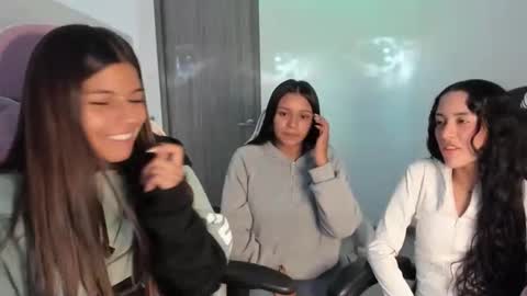 kimmi online show from December 19, 9:33 pm