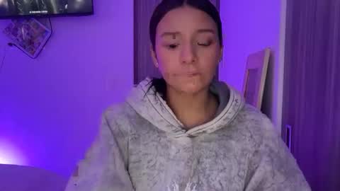 kimmi online show from March 12, 8:37 pm