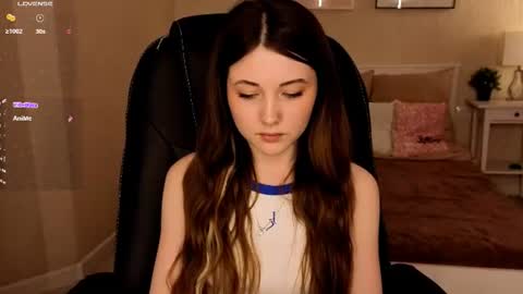  Your Kimmie  follow me  online show from June 20, 8:39 am