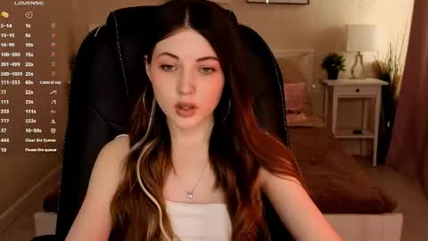  Your Kimmie  follow me  online show from June 23, 9:18 am