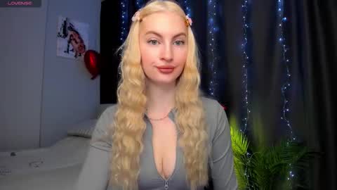 Snapshot of kimmy1_powell chatting on November 4, 4:11 am kimmy1_powell online show from November 4, 4:11 am