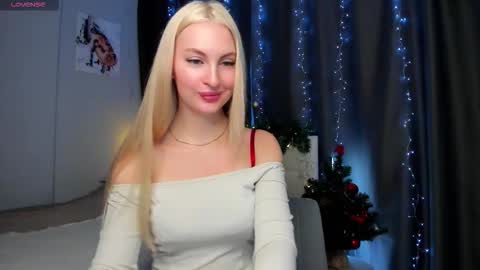 kimmy1_powell online show from December 22, 2:30 am