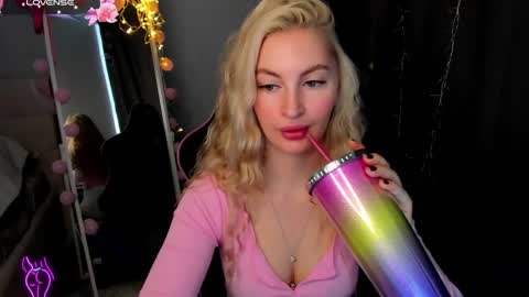 kimmy1_powell online show from March 29, 3:50 am