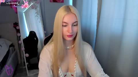 kimmy1_powell online show from June 16, 3:42 am