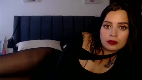 Snapshot of kimmy_one_ chatting on February 9, 8:24 pm kelly online show from February 9, 8:24 pm
