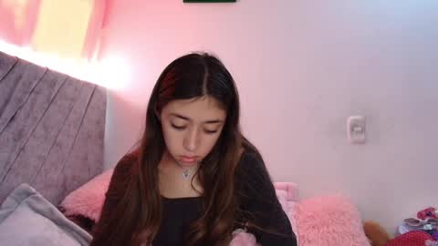 Snapshot of kimmy_veggaa chatting on September 25, 2:21 pm kimm online show from September 25, 2:21 pm