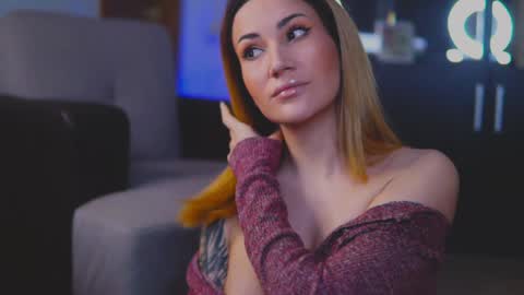 KimSkye online show from January 20, 11:54 pm