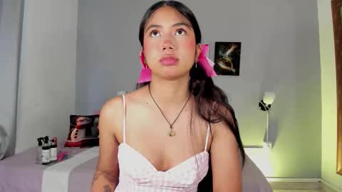 Snapshot of kimtayloor chatting on November 20, 8:19 pm Kim online show from November 20, 8:19 pm