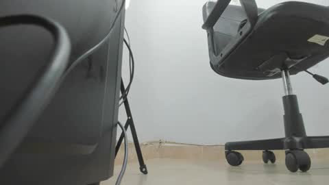 Kim Thompson online show from December 18, 12:18 pm