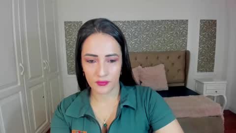 Snapshot of kimwessel_ chatting on November 9, 7:34 pm Kim online show from November 9, 7:34 pm