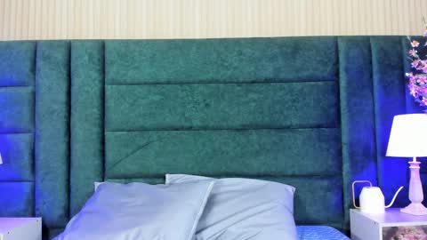 Kim  online show from March 11, 1:17 pm