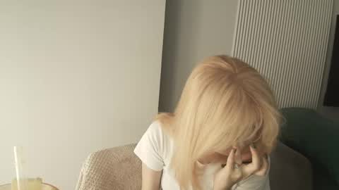 Snapshot of kimy_jina chatting on June 10, 3:50 am Kimi online show from June 10, 3:50 am