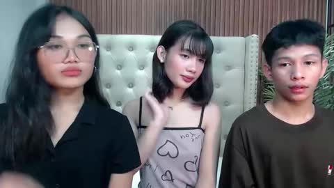 Snapshot of kina_greyx chatting on October 13, 6:35 am kina online show from October 13, 6:35 am