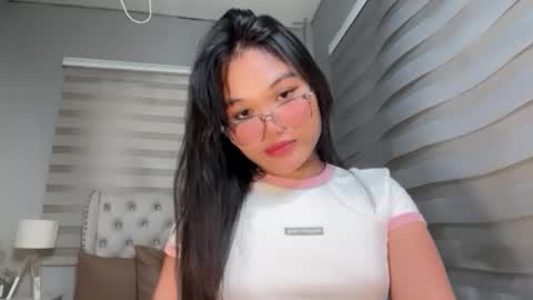 Snapshot of kina_greyx chatting on March 15, 5:08 pm kina online show from March 15, 5:08 pm