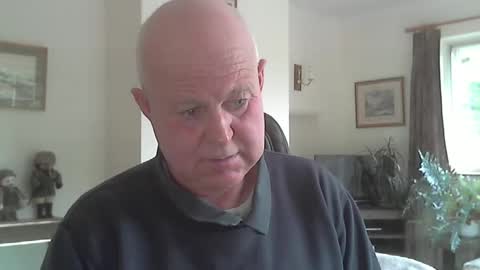 Snapshot of kindahairy4u chatting on October 29, 2:30 pm kindahairy4u online show from October 29, 2:30 pm