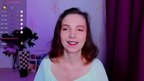 Snapshot of kindhazelhere_ chatting on June 27, 10:53 am Hazel online show from June 27, 10:53 am