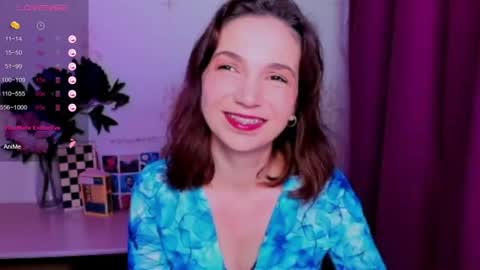 Snapshot of kindhazelhere_ chatting on July 6, 4:20 am Hazel online show from July 6, 4:20 am