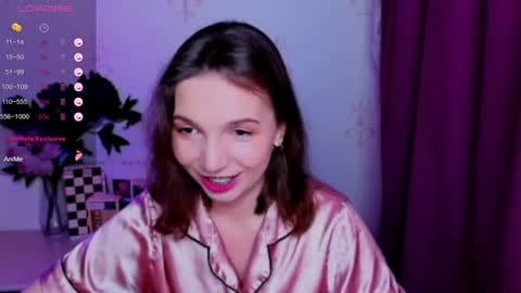 Snapshot of kindhazelhere_ chatting on July 10, 10:56 pm Hazel online show from July 10, 10:56 pm