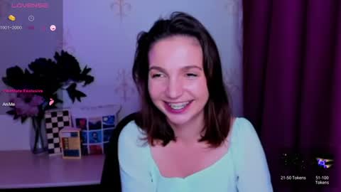 Snapshot of kindhazelhere_ chatting on July 15, 2:00 pm Hazel online show from July 15, 2:00 pm