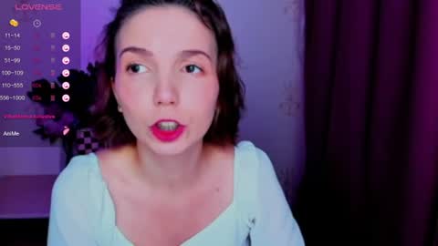 Snapshot of kindhazelhere_ chatting on July 19, 4:05 am Hazel online show from July 19, 4:05 am