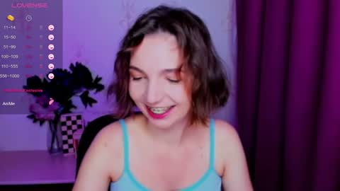 Snapshot of kindhazelhere_ chatting on July 20, 9:23 am Hazel online show from July 20, 9:23 am