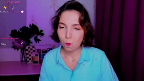 Snapshot of kindhazelhere_ chatting on July 25, 4:21 am Hazel online show from July 25, 4:21 am