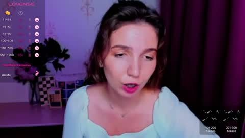 Snapshot of kindhazelhere_ chatting on July 28, 3:21 pm Hazel online show from July 28, 3:21 pm