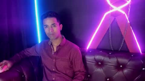 Snapshot of king2_and_queen2 chatting on November 28, 2:47 am NIKKY AND MAIK online show from November 28, 2:47 am