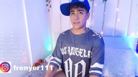 Snapshot of king_azahell chatting on January 26, 3:17 am king help me reach 100 likes online show from January 26, 3:17 am