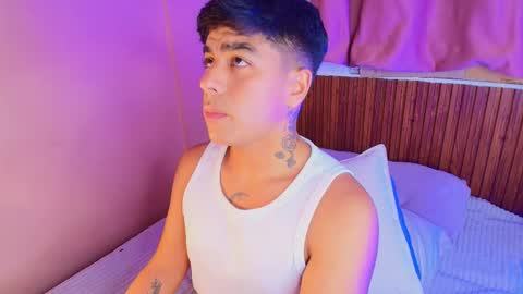 Snapshot of king_azahell chatting on December 16, 2:49 am king help me reach 100 likes online show from December 16, 2:49 am