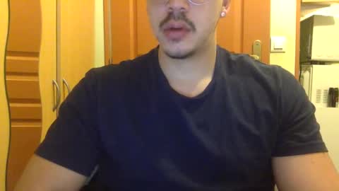 Snapshot of king_cobr chatting on March 2, 8:50 pm king_cobr online show from March 2, 8:50 pm