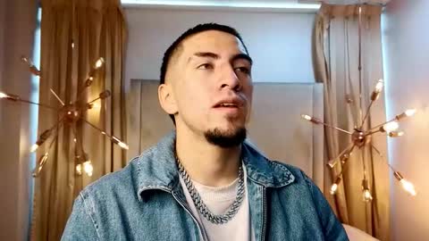 Snapshot of king_dante_ chatting on September 27, 2:11 pm King Dante online show from September 27, 2:11 pm