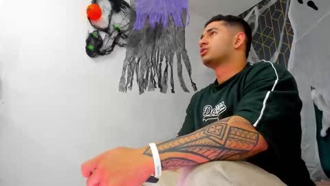 Angel Falconer online show from October 14, 4:02 am