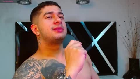 Angel Falconer online show from November 14, 1:15 am